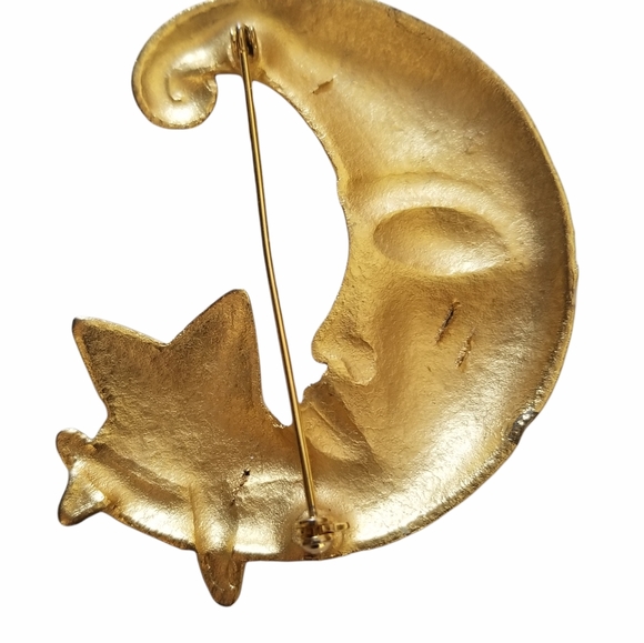 Vintage 1970s Matte Gold Tone Moon and Star Brooch - Picture 8 of 12